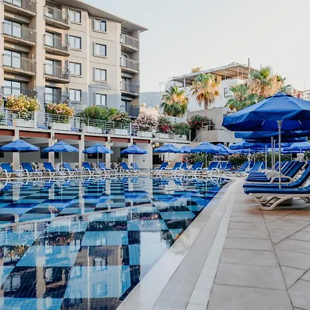 منتجع وسبا تاس بريمير 4*